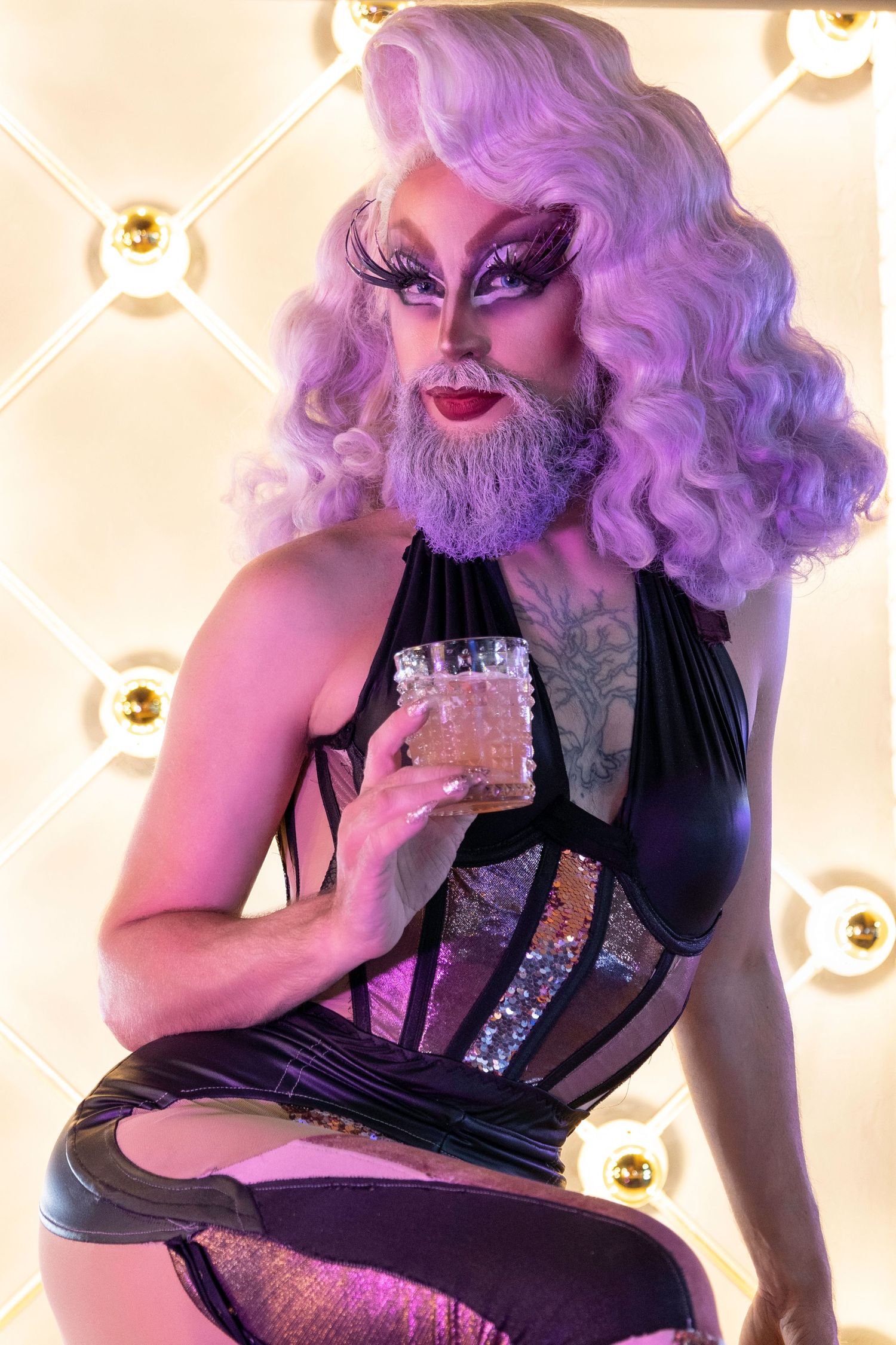 performer entertainer dragqueen bar nightlife fun
