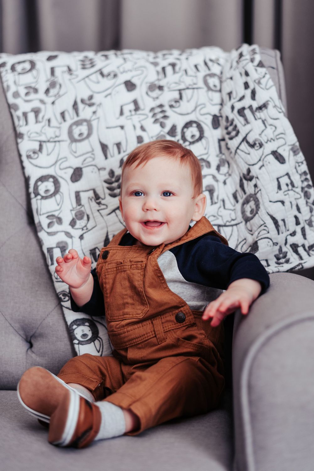 twin boys posing for 6 month photo session in indiana