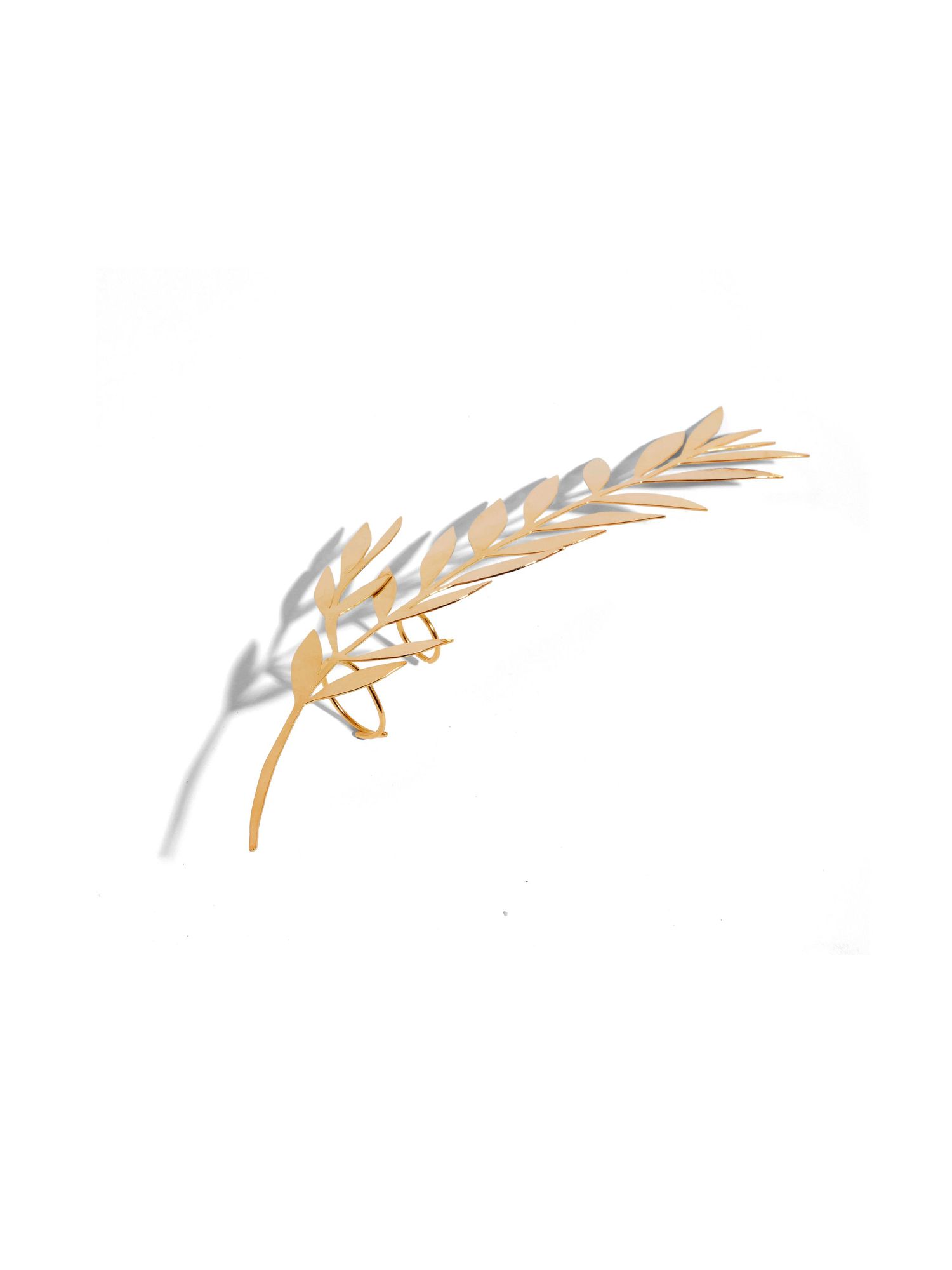Delicate gold wheat stalk brooch with detailed leaf pattern.