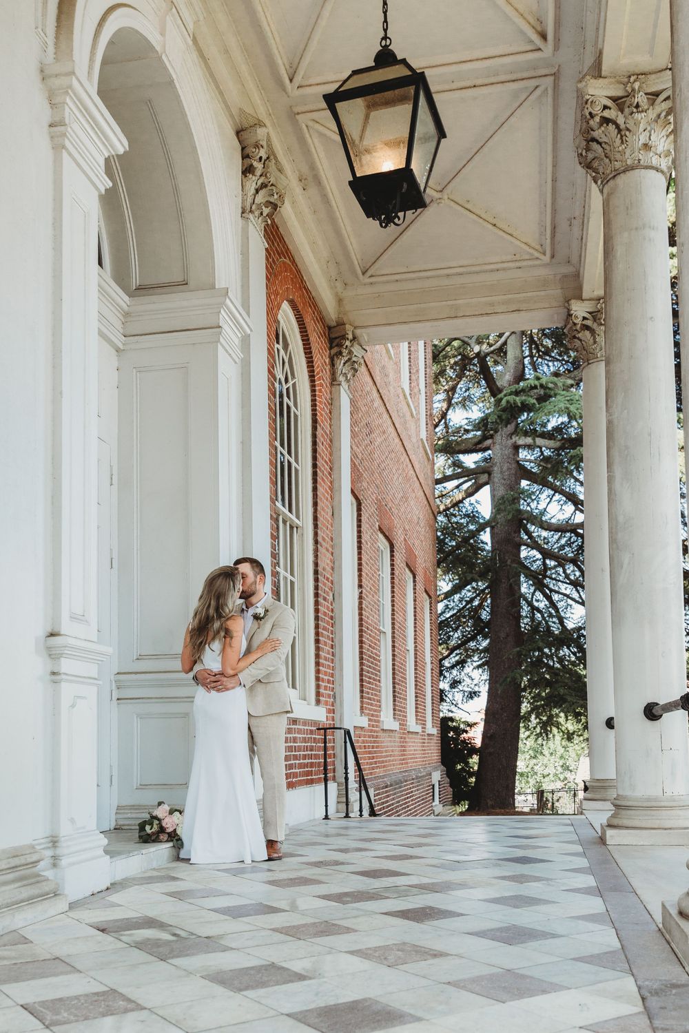Beautiful wedding photo at the State House in Downtown Annapolis
