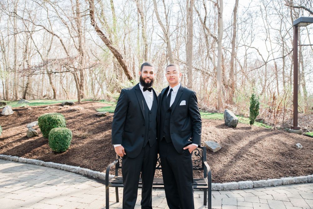 groom portrait best man