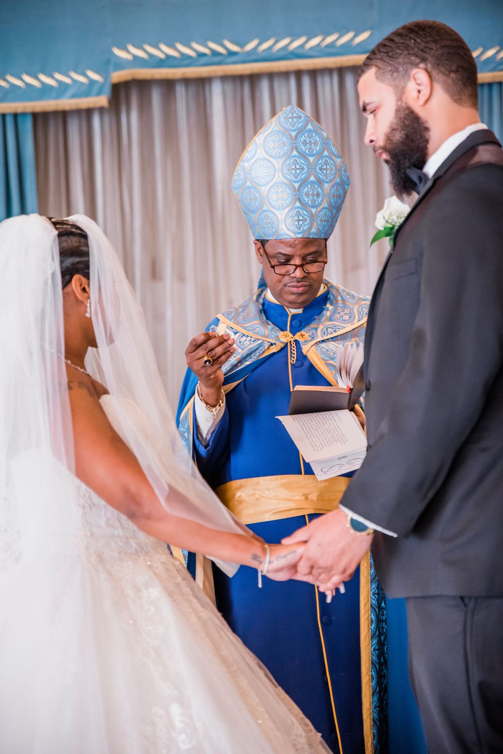 bride and groom wedding ceremony