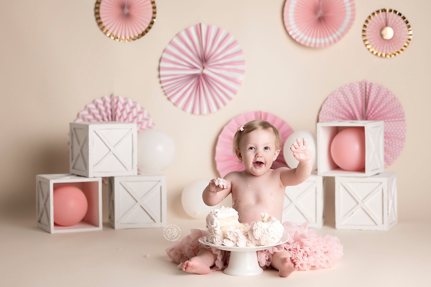 Pink and gold cake smash session