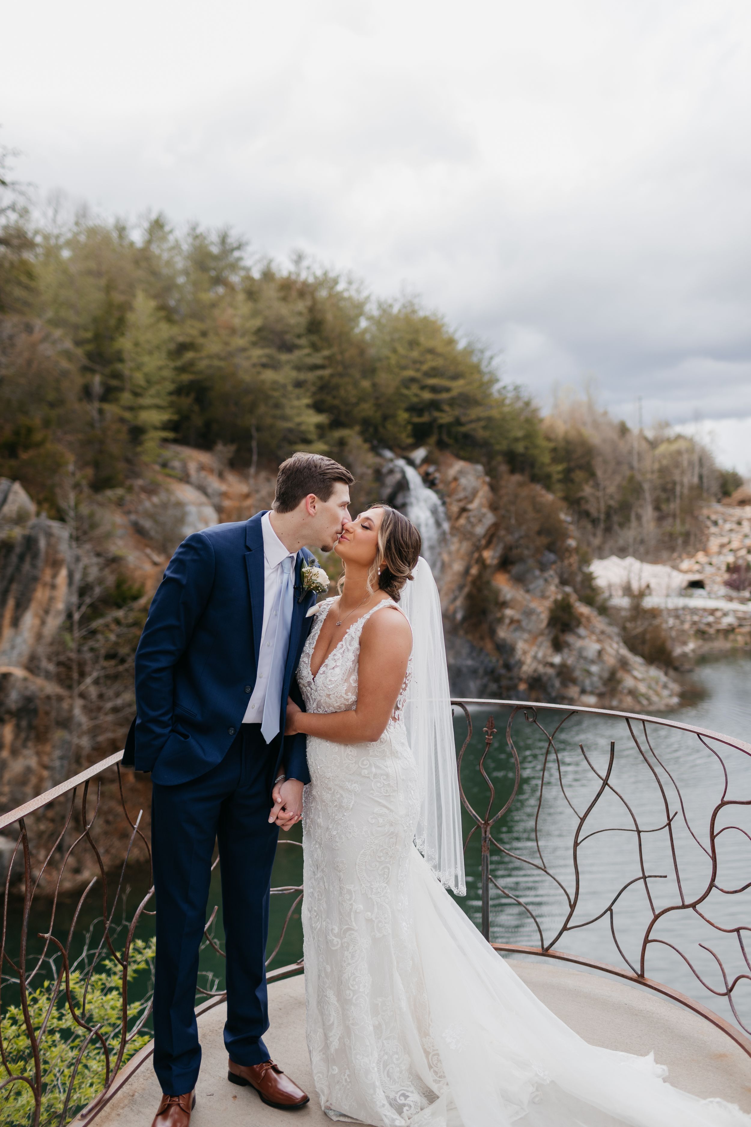 Outdoor wedding portrait pose