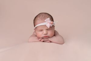 #newbornphotoshoot #wigannewbornphotoshoot #newbornphotographer #wigannewbornphotographer #northwestnewbornphotographer