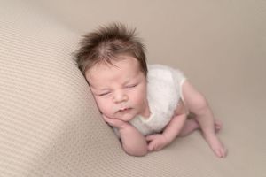 #newbornphotoshoot #wigannewbornphotoshoot #newbornphotographer #wigannewbornphotographer #northwestnewbornphotographer