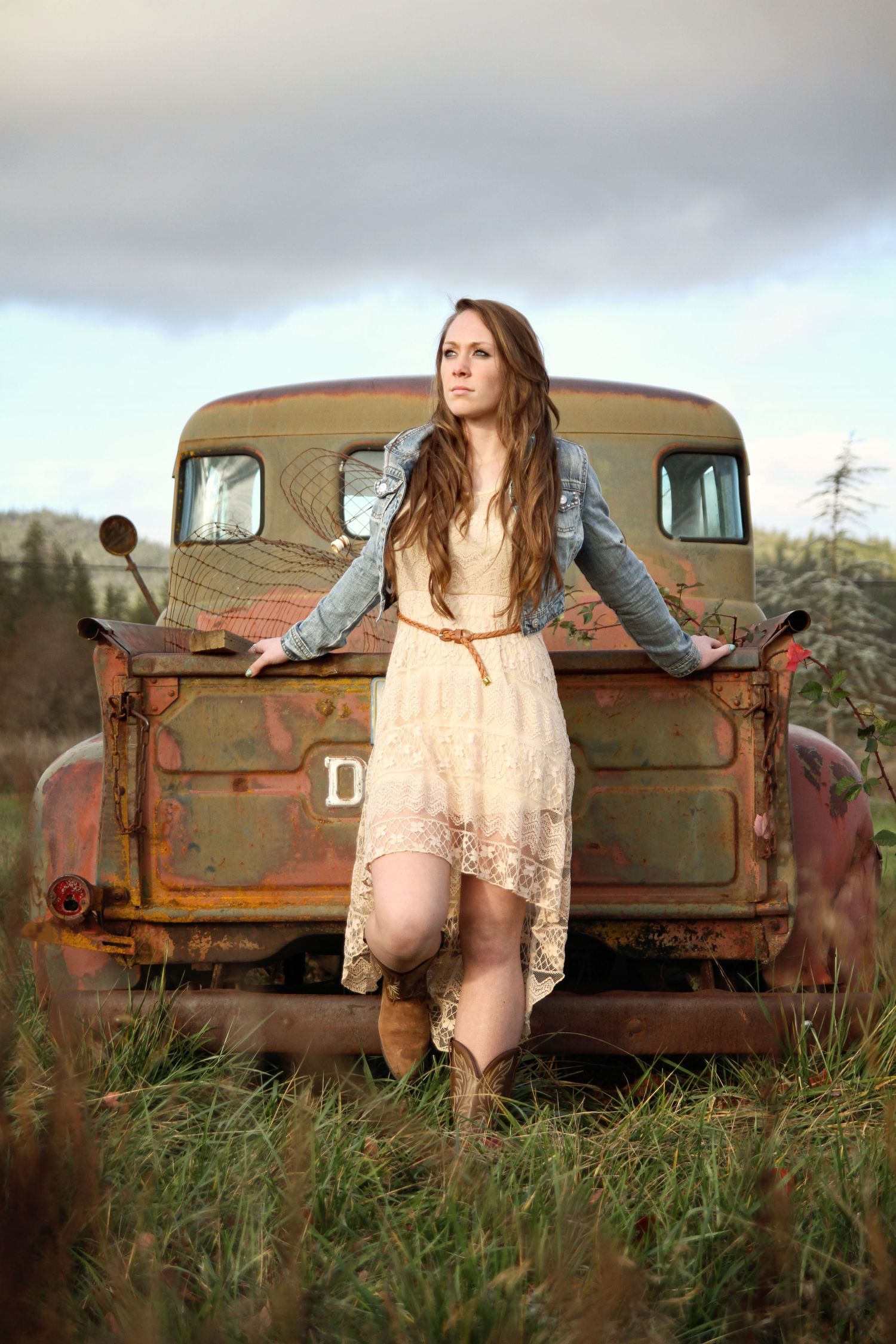 High School Senior Photographer Photography Pictures Coverage. Medford, Oregon. Rogue Valley, Oregon