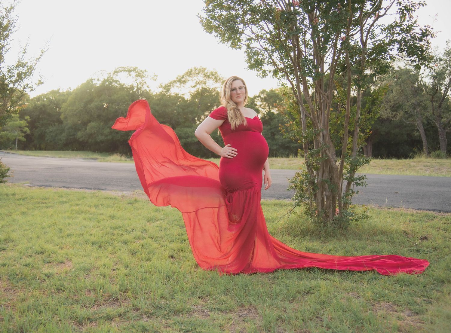 Maternity Photoshoot Session at Walnut Creek Metropolitan Park in Austin, Texas