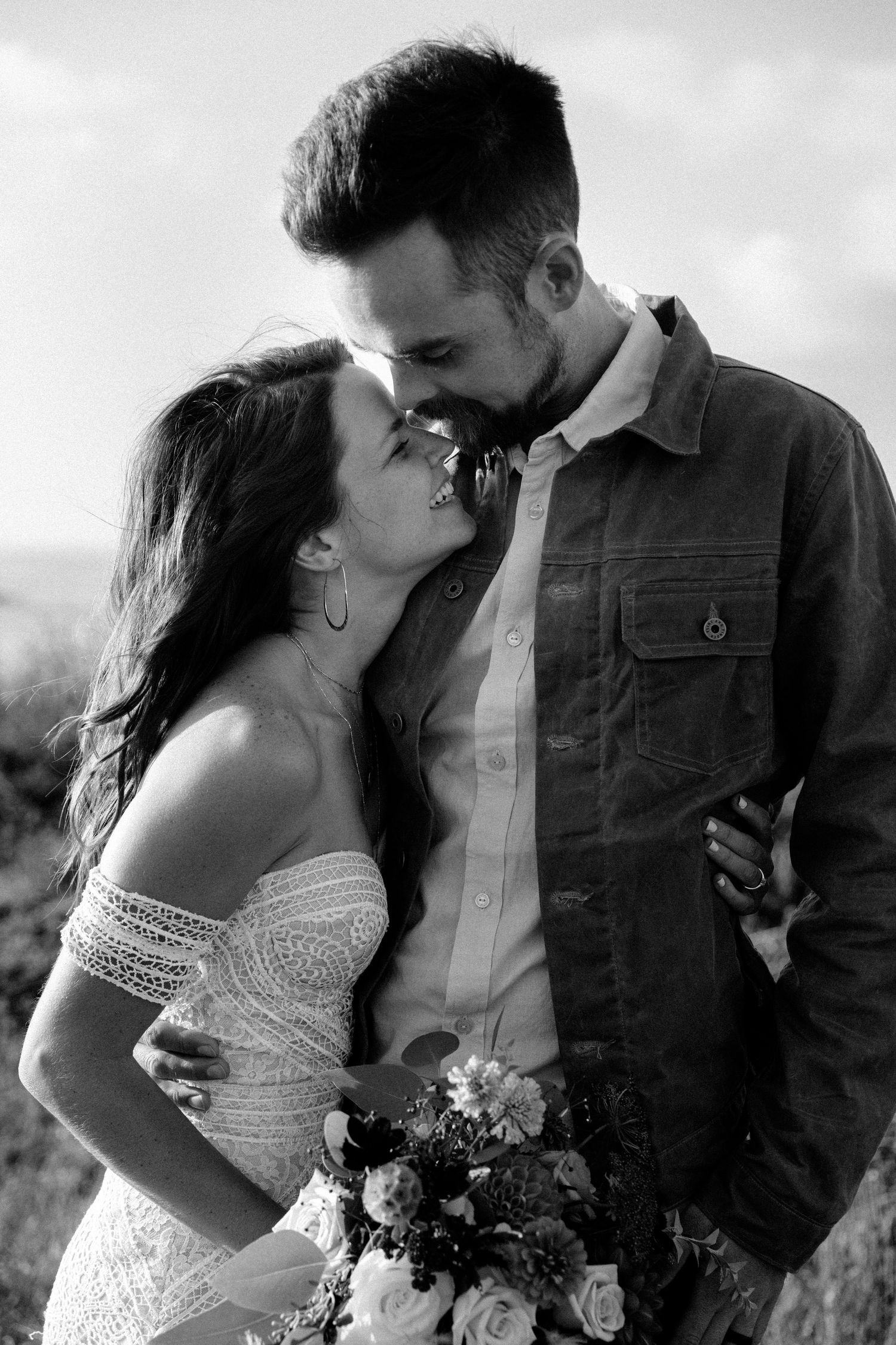 big-sur-wedding-photography-bouquet-photojournalistic-elopement-california