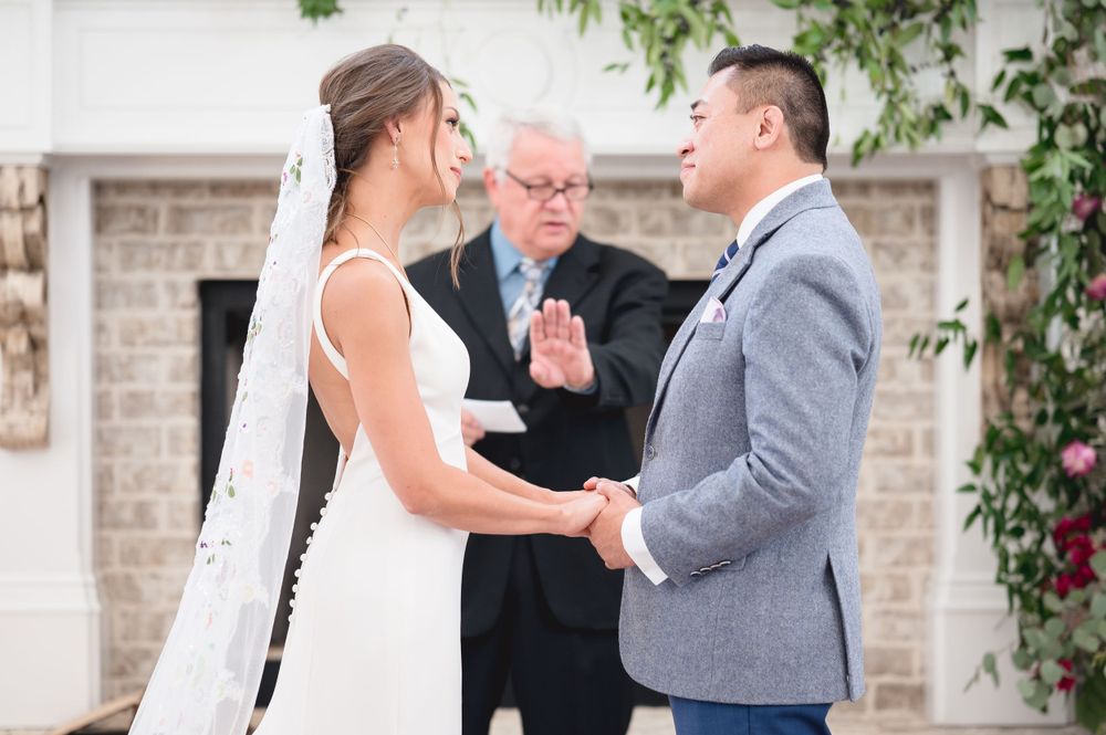 Ceremony, engaged, wedding photographer, Huntsville Alabama, wedding venue, wedding florist, Harvest Hollow, bride