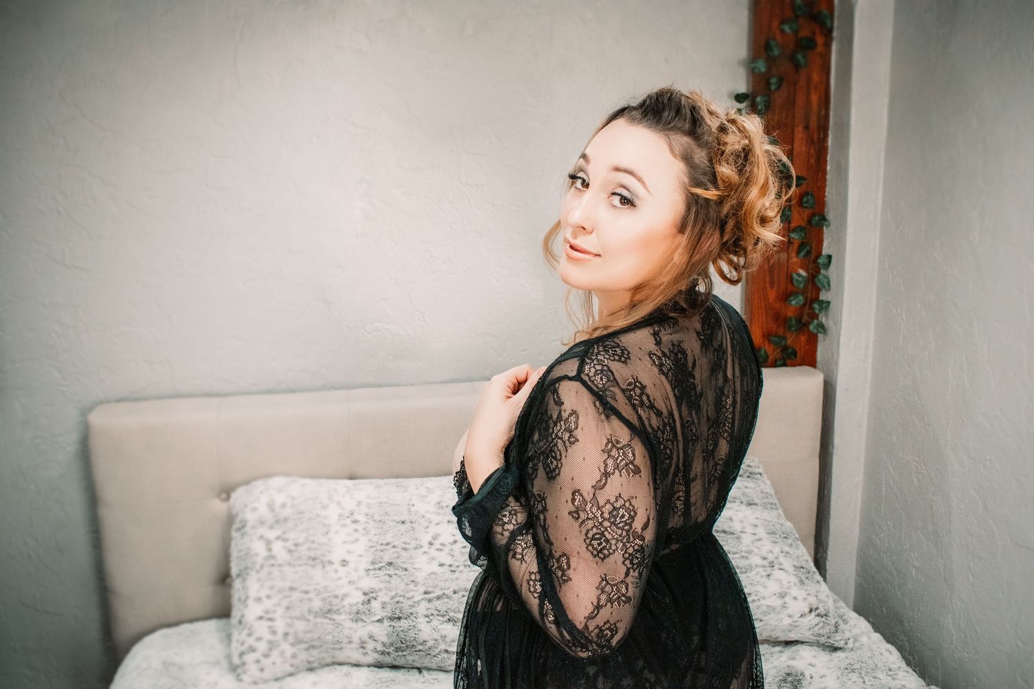 breast cancer survivor boudoir photo shoot