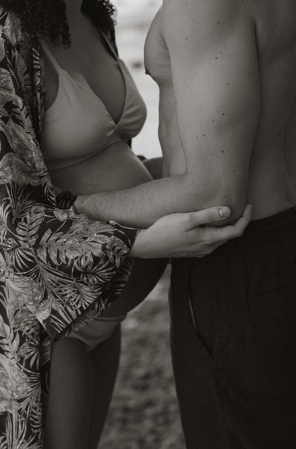 Shooting grossesse future Maman & Papa en pleine nature