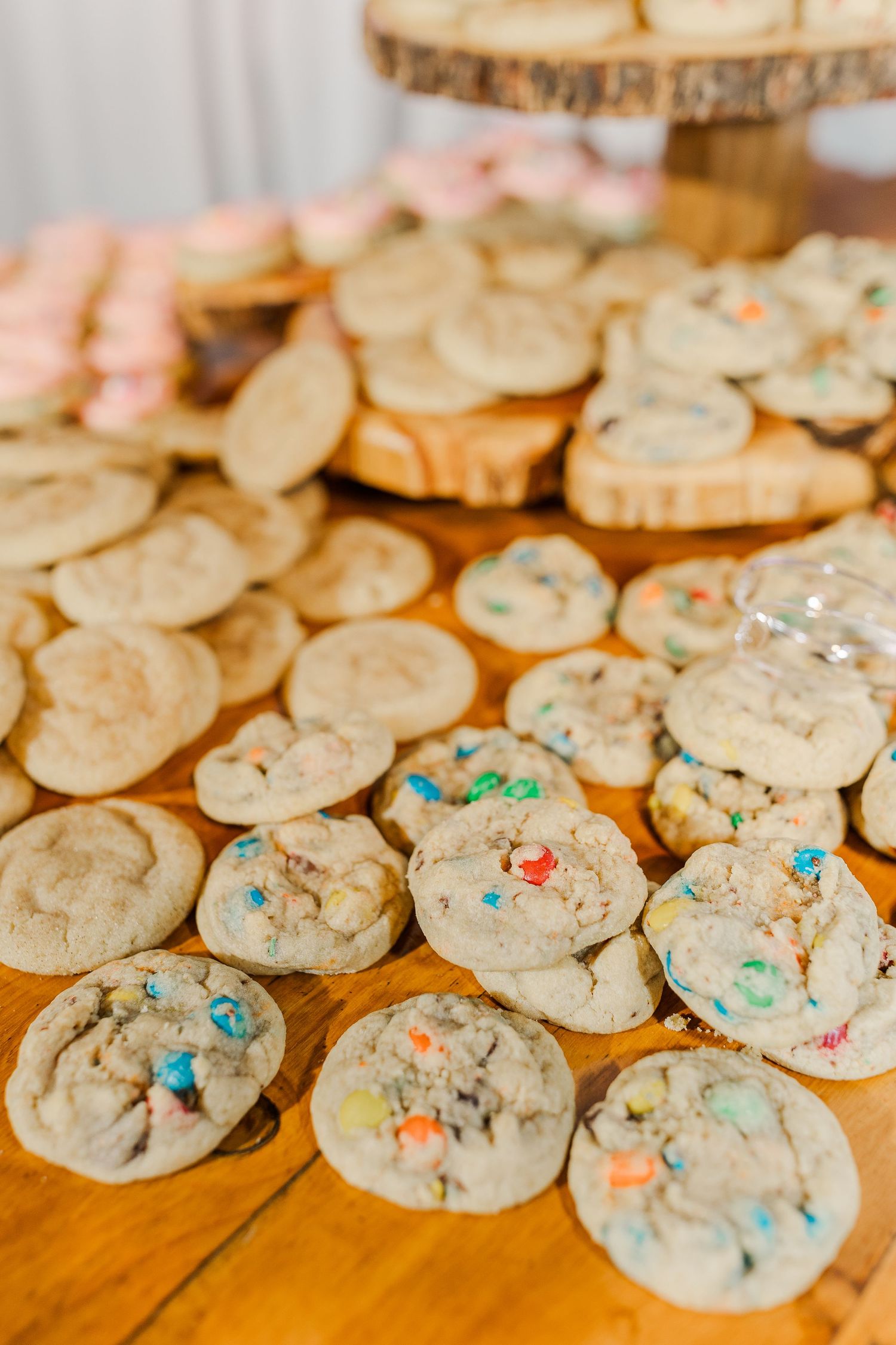 RIVERSIDE WEDDINGS FREDERICKSBURG WEDDING PHOTOGRAPHER CRUMBL COOKIES