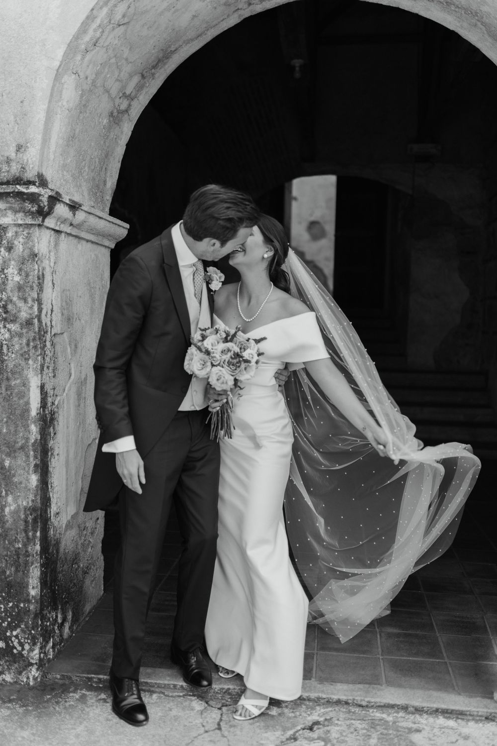 Luxury editorial destination wedding photographer in Antigua Guatemala