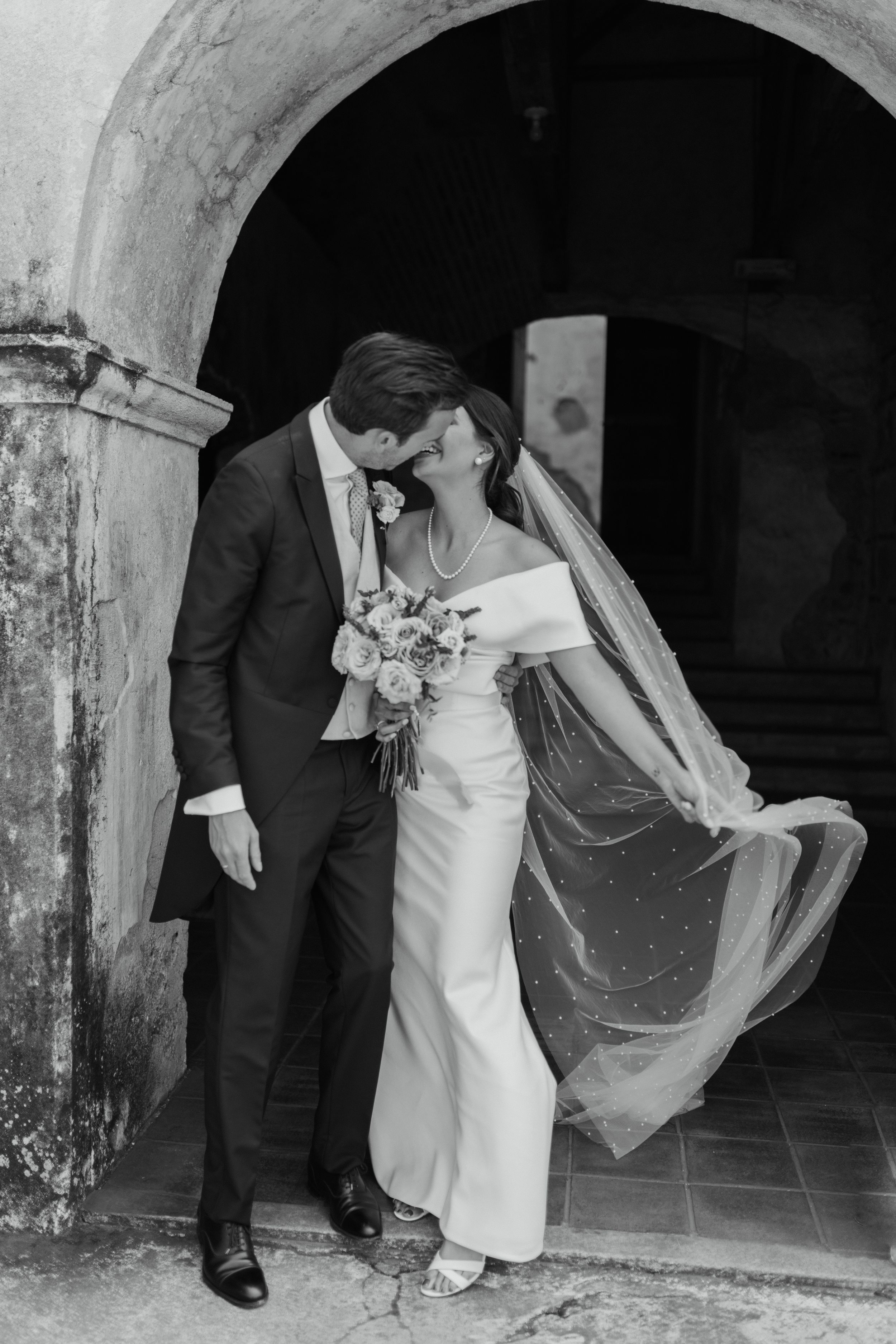Luxury editorial destination wedding photographer in Antigua Guatemala