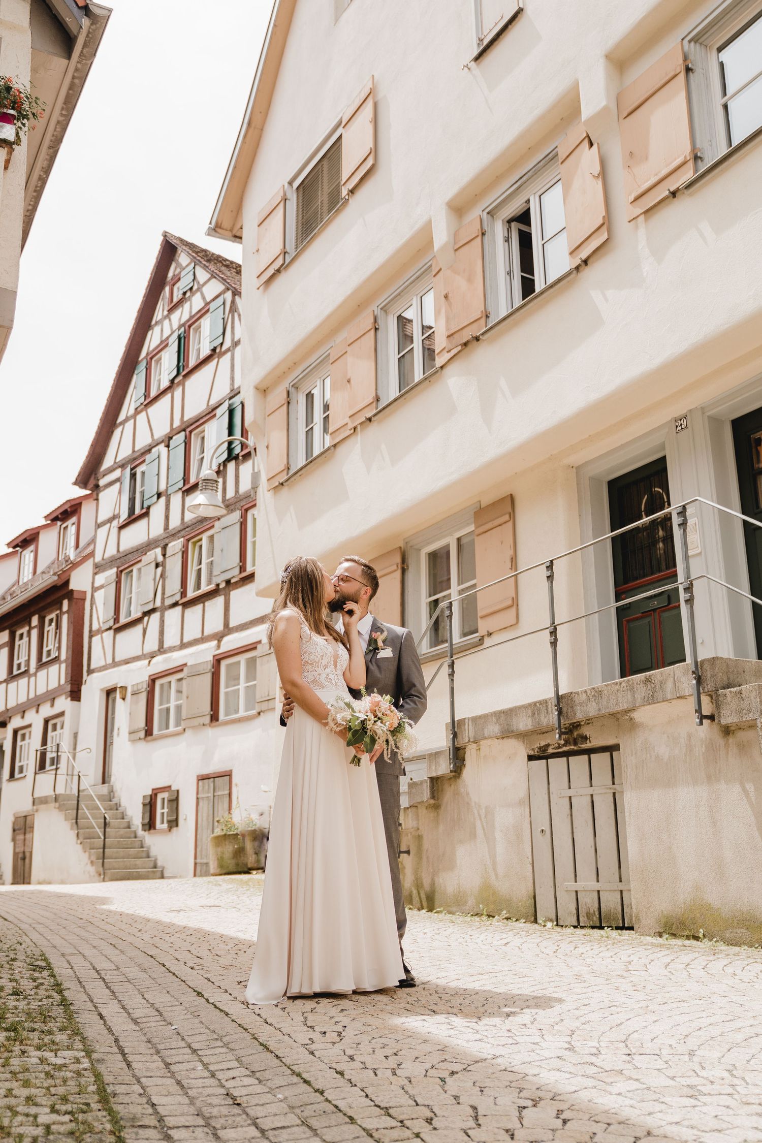 Hochzeitsbilder im Weberviertel von Biberach von Hochzeitsfotografin Ramona Maier