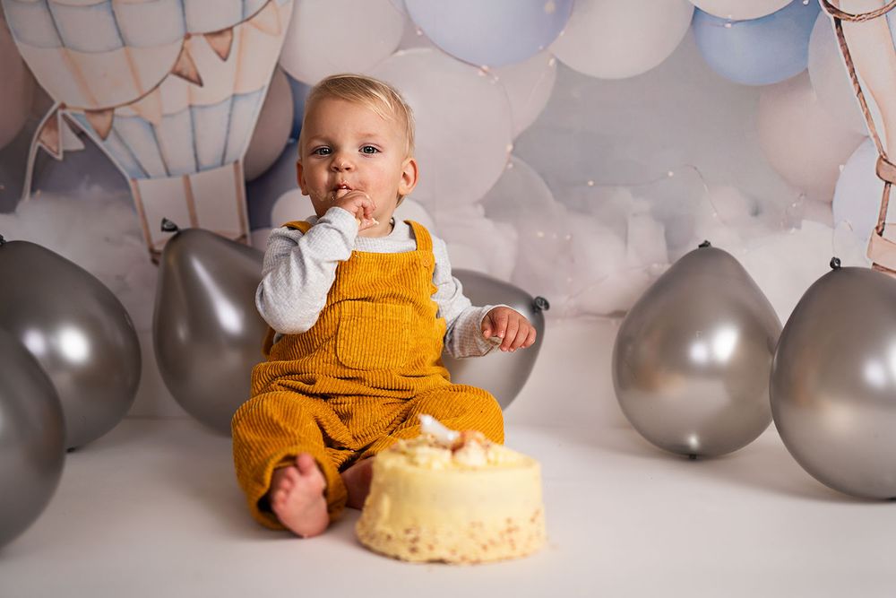 cake smash photographer nottingham