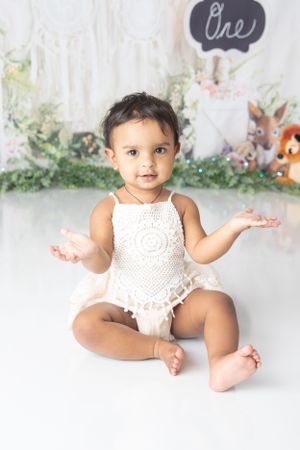 AUSTIN, TX | NISA MOMIN PHOTOGRAPHY | CAKE SMASH | 1ST BIRTHDAY | MILESTONE