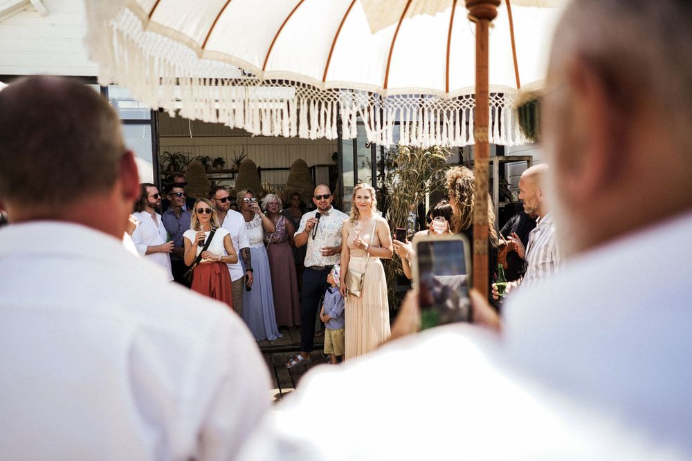Hochzeit am Strand, Hochzeitsfotografie, natürliche Kulisse, Hochzeitsrede, Hochzeitserinnerungen von Gästen