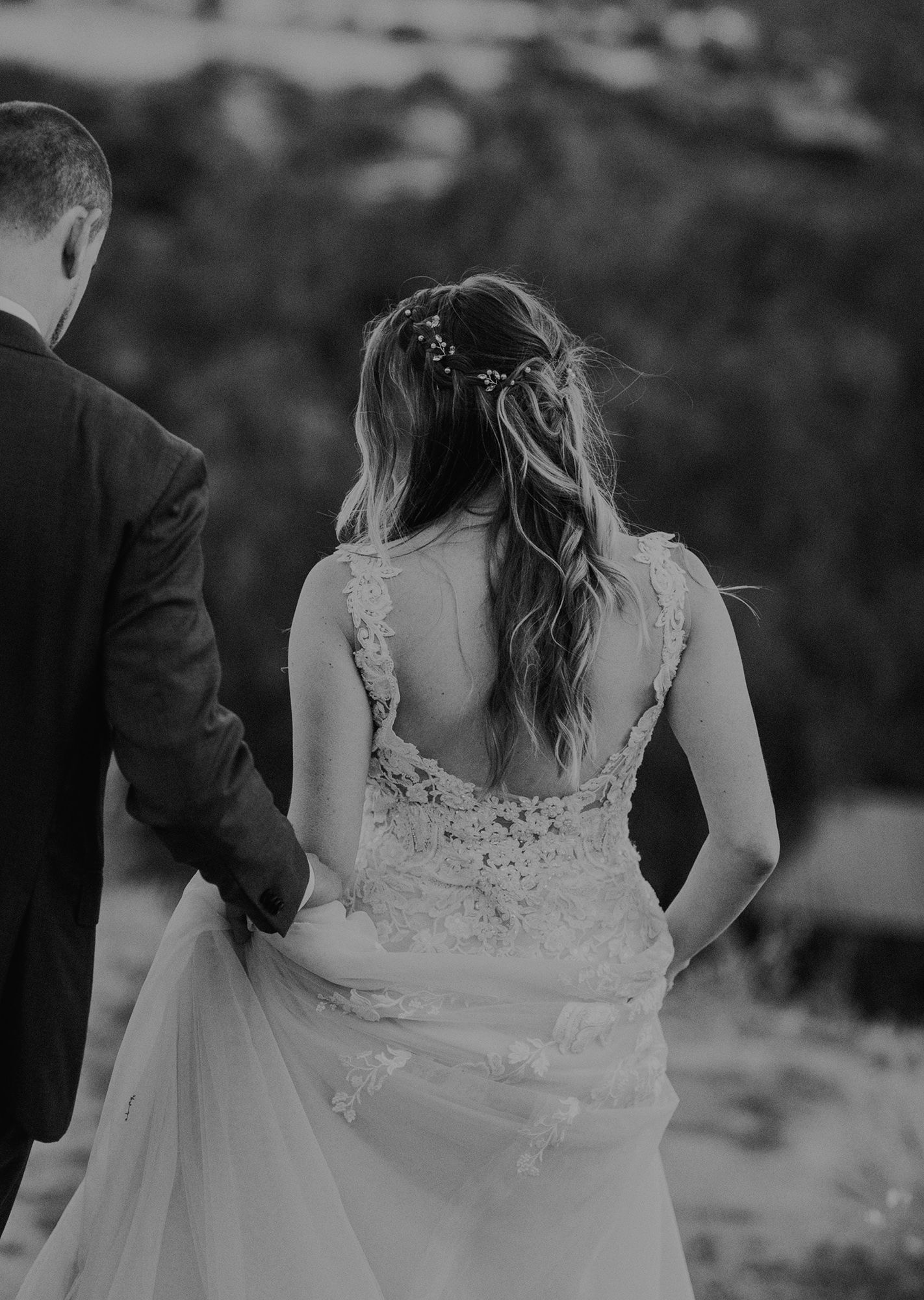 E Noelle Photography backyard wedding in Hidden Hills Los Angeles, bride and groom portrait