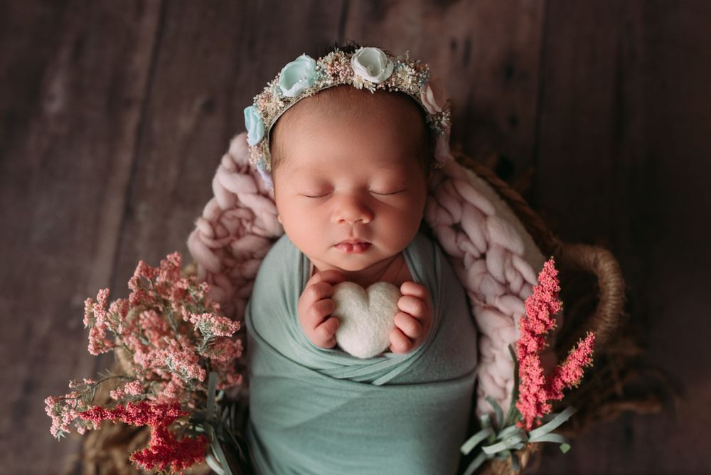 Newborn session by Precious Twenty-One Photography in Woodbury, MN