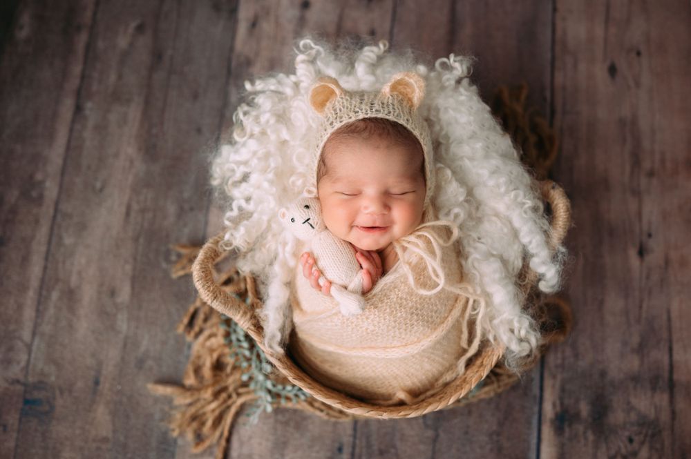 Newborn session by Precious Twenty-One Photography in Woodbury, MN