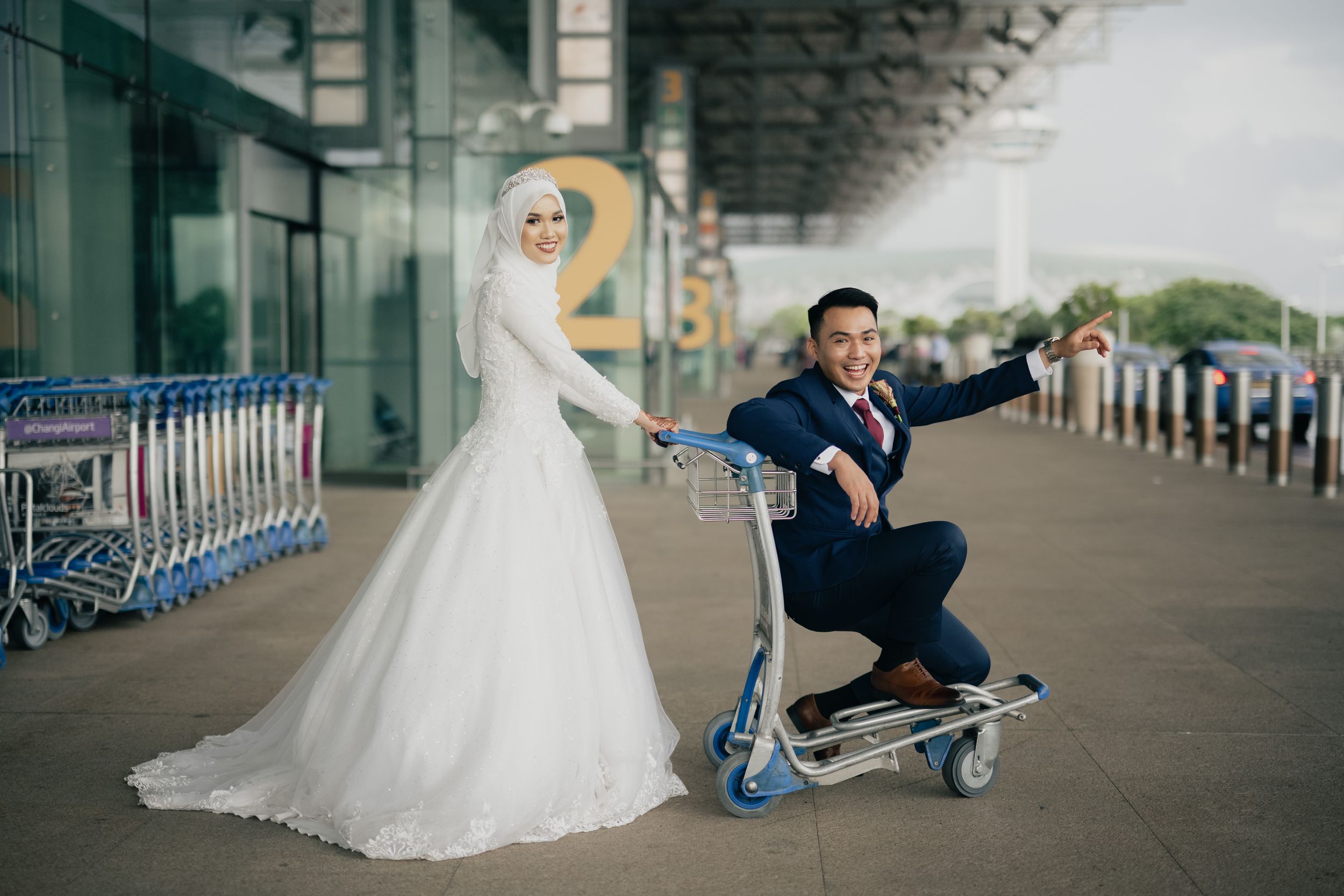 Changi Airport couple pre wedding shoot