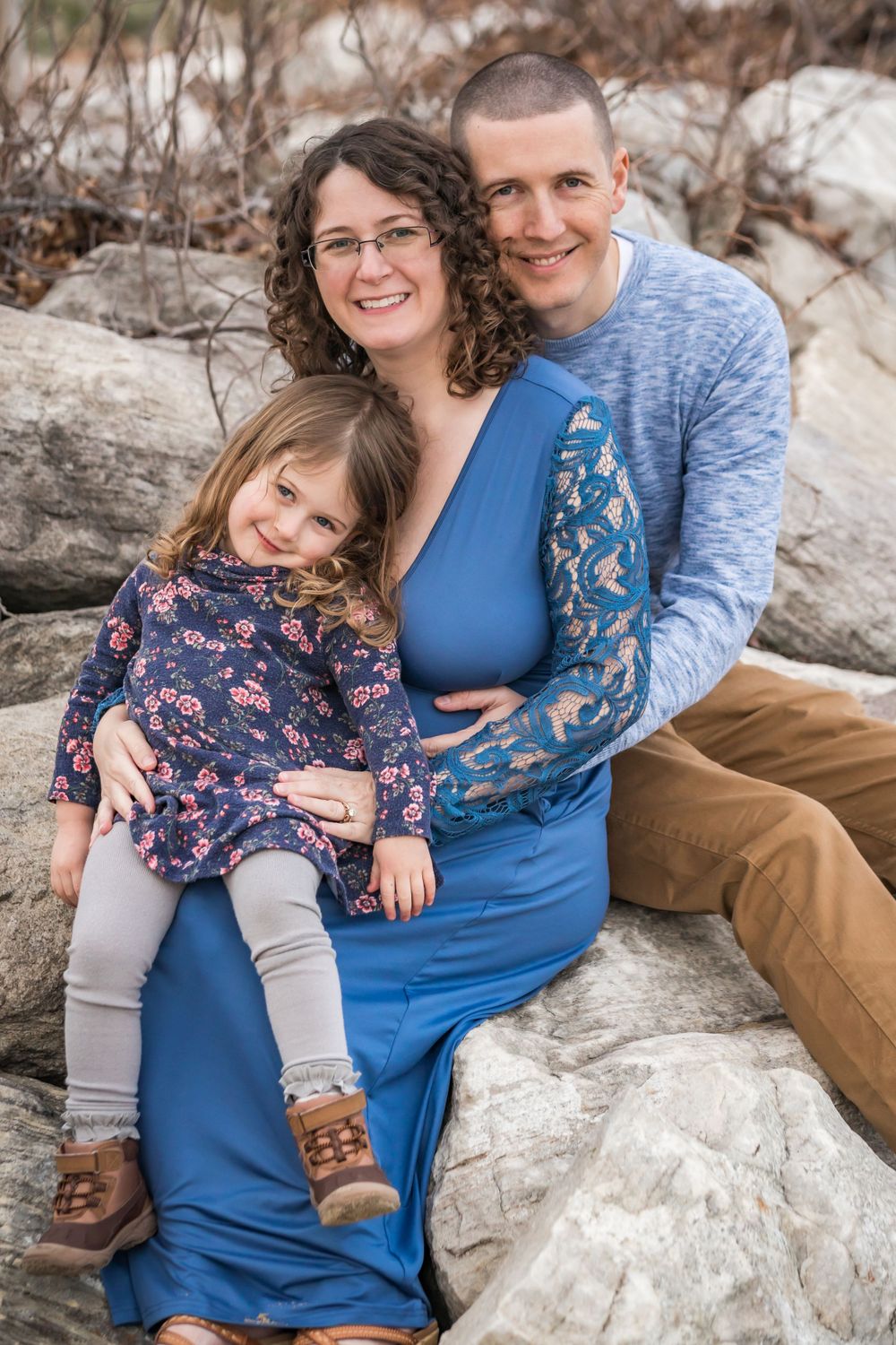 Family maternity photo with toddler. Annapolis maternity photographer. Kent Island photographer