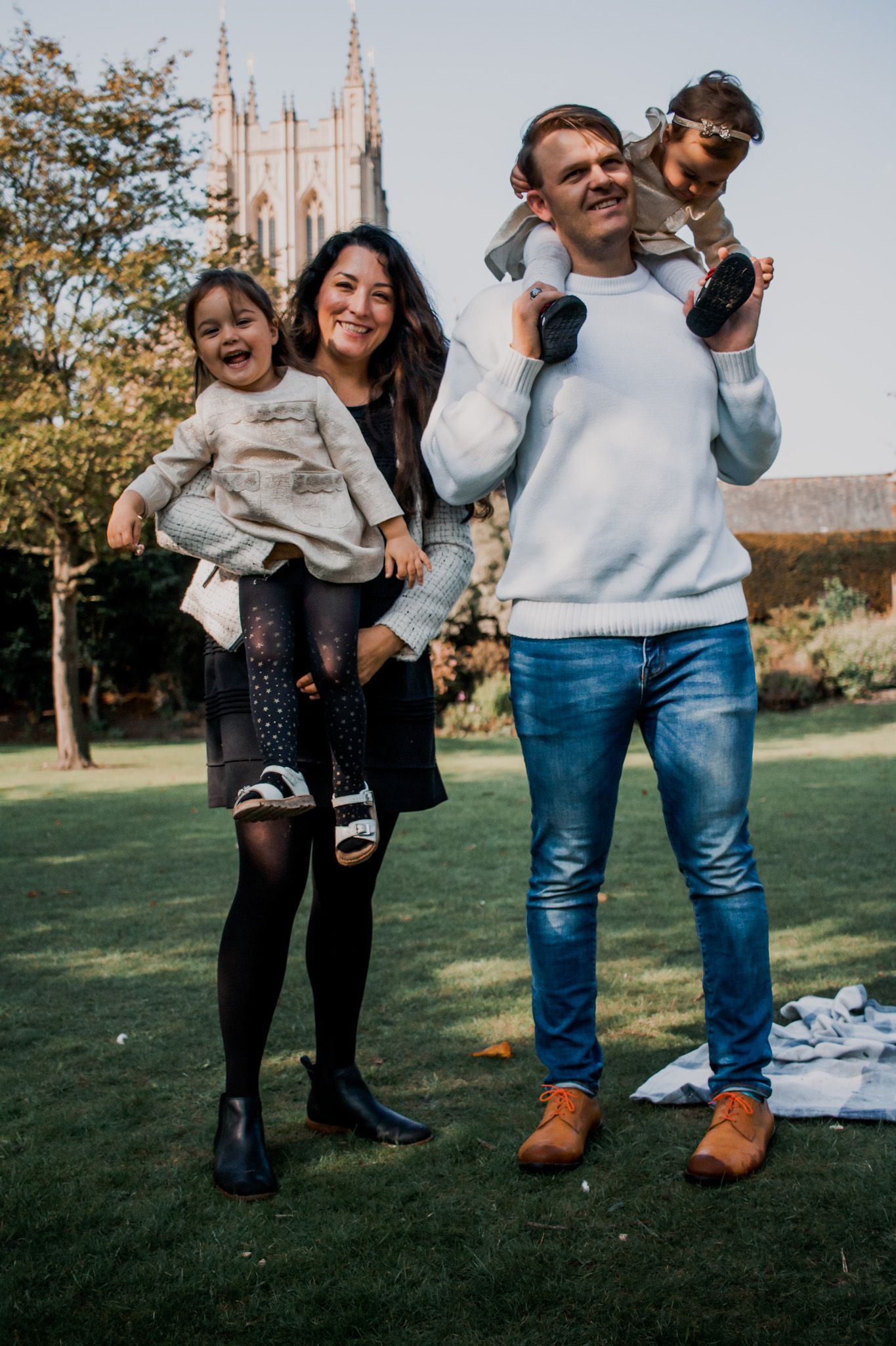 Family photos in the Abbey Gardens in Bury St. Edmunds, Suffolk, UK.