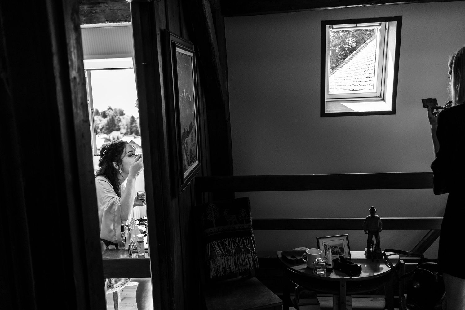 TLOOK photographe de mariage de style documentaire, préparatifs de la mariée