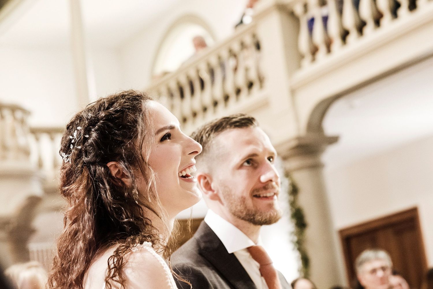 TLOOK photographe de mariage de style documentaire, cérémonie religieuse portrait des mariés