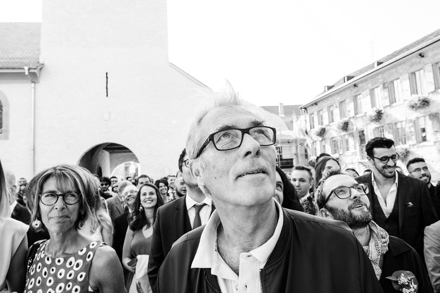 TLOOK photographe de mariage de style documentaire, portraits à la fin de la cérémonie
