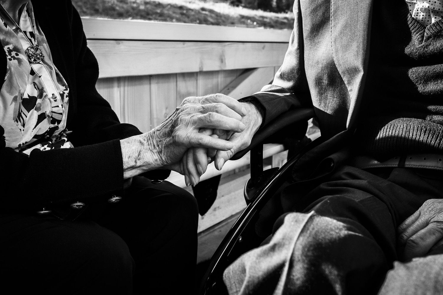 TLOOK photographe de mariage de style documentaire, cocktail portraits des invités