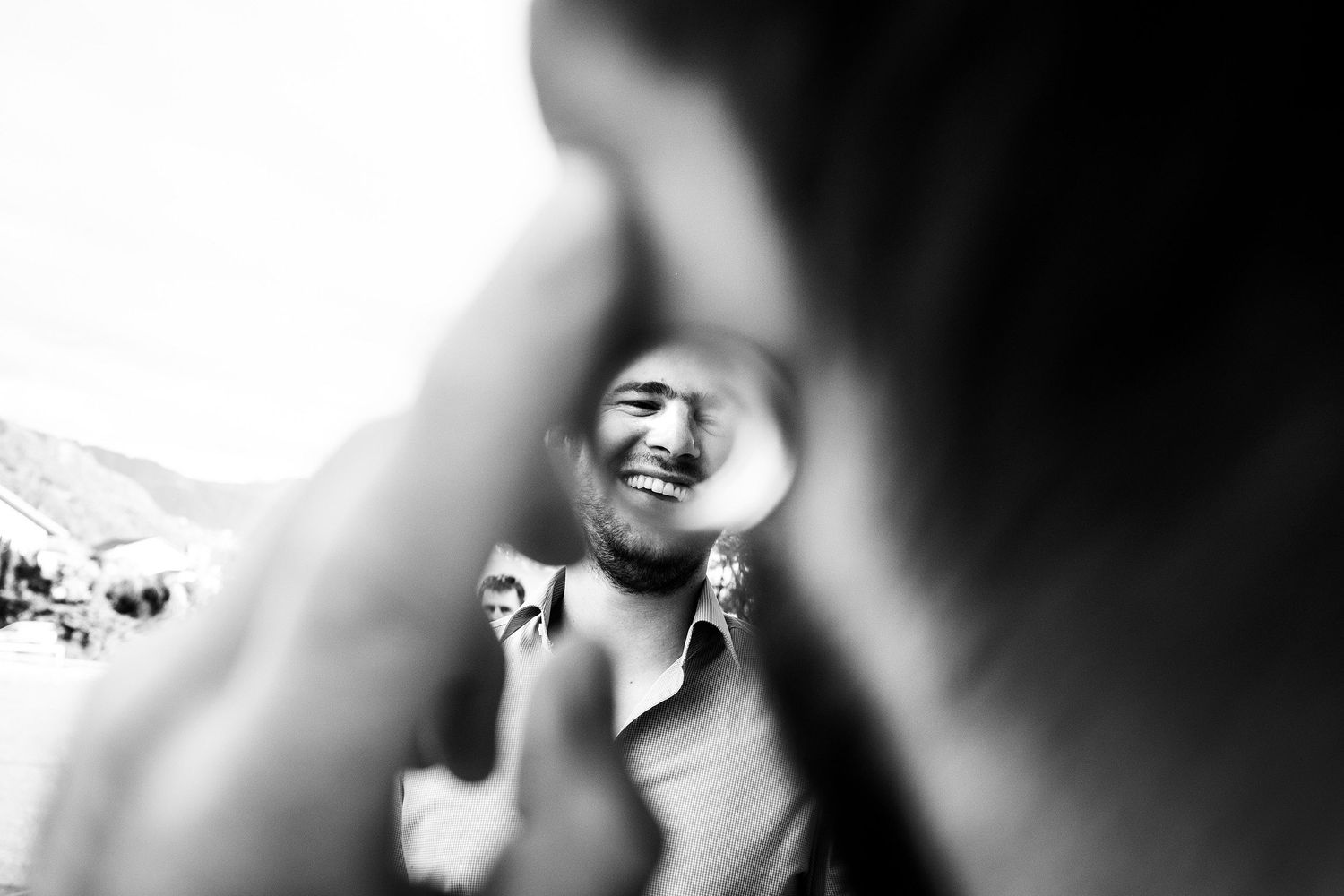 TLOOK photographe de mariage de style documentaire, cocktail portraits des invités