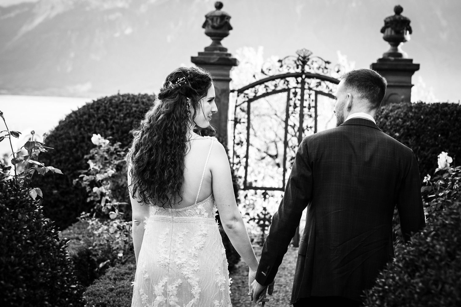 TLOOK photographe de mariage de style documentaire, session couple portraits des mariés