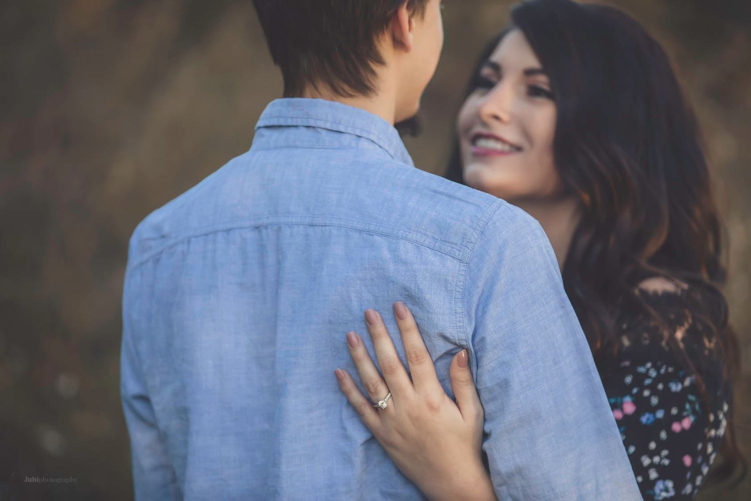 Knoxville Tennessee engagement photographer, Knoxville engagement photographer, knoxville couple photographer, downtown