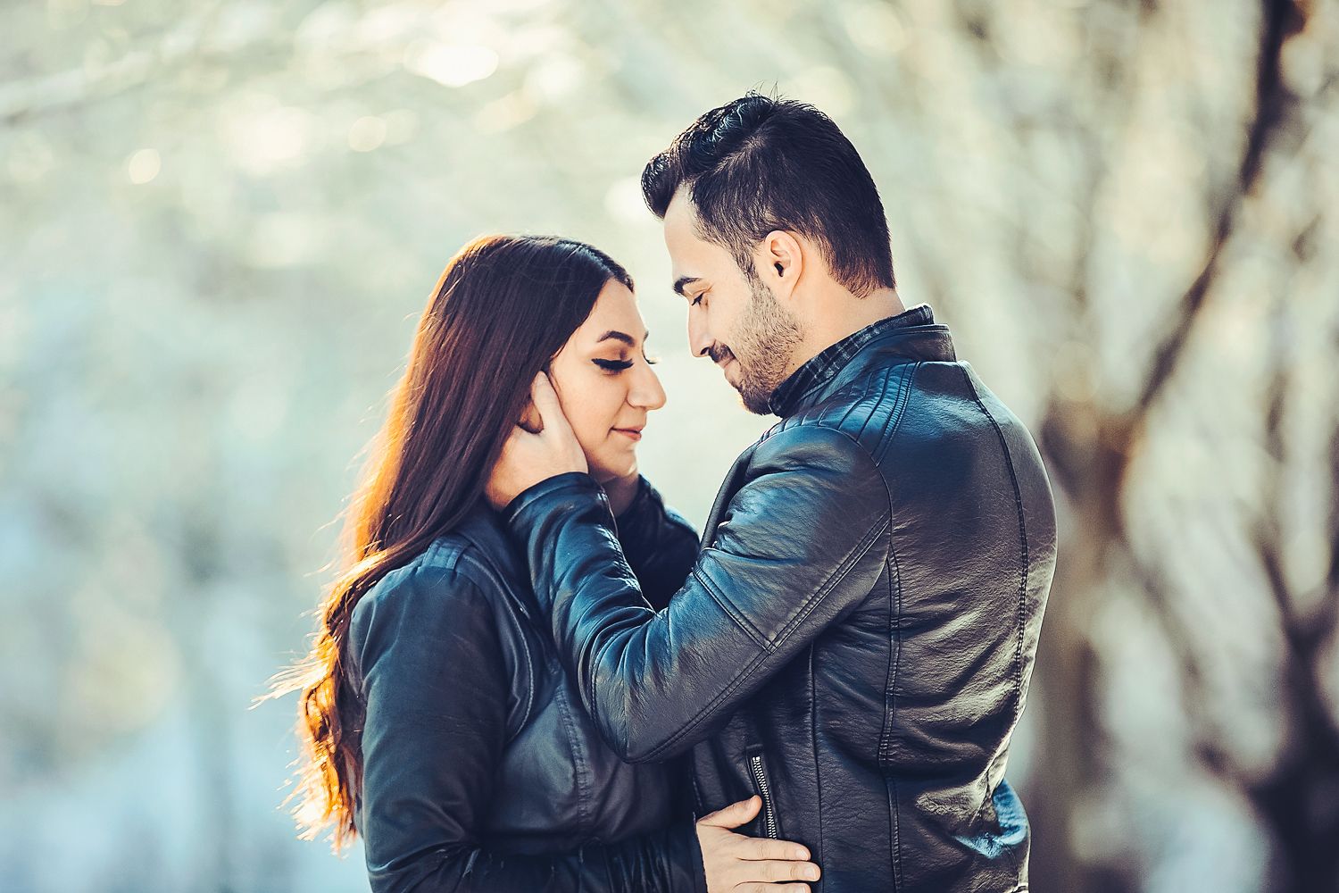 Knoxville Tennessee engagement photographer, Knoxville engagement photographer, knoxville couple photographer, downtown