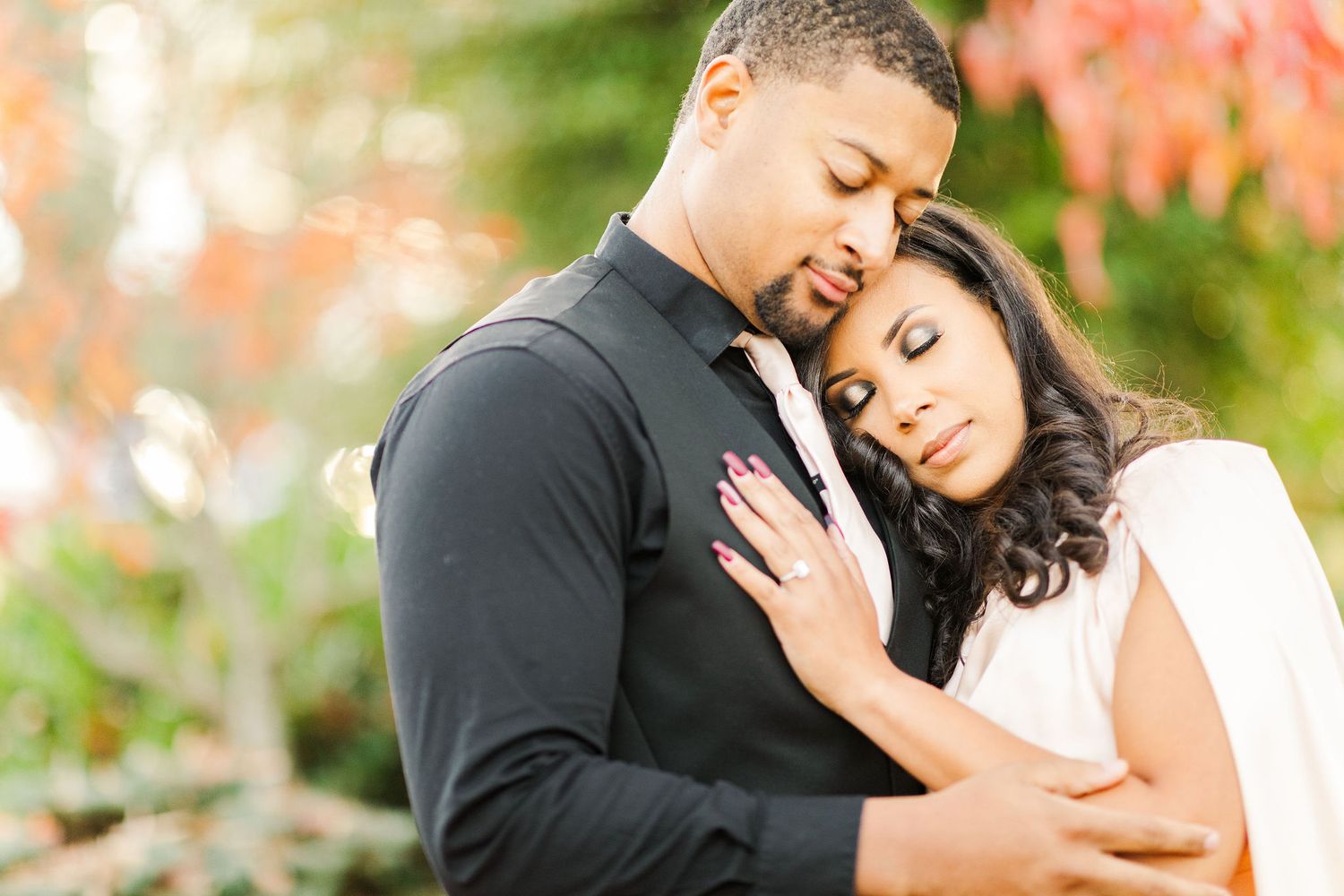 Knoxville Tennessee engagement photographer, Knoxville engagement photographer, knoxville couple photographer, downtown