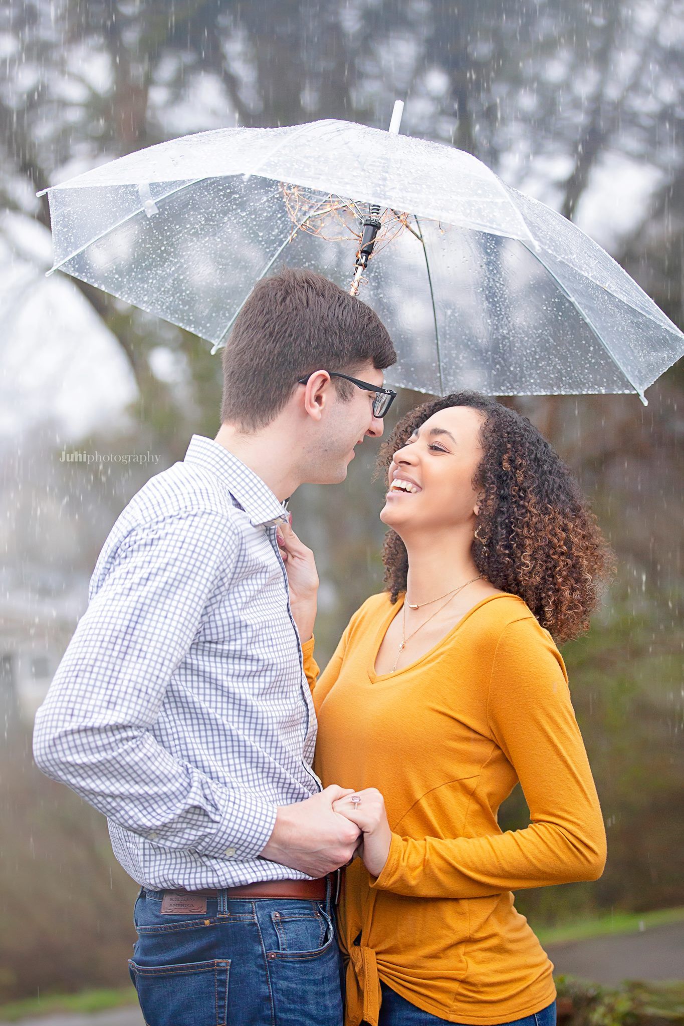Knoxville Tennessee engagement photographer, Knoxville engagement photographer, knoxville couple photographer, downtown