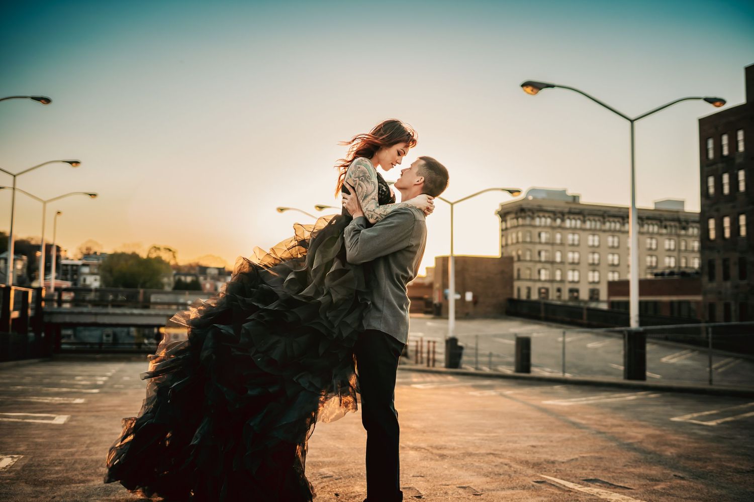 couple photography on top of parking garage, Easton pa