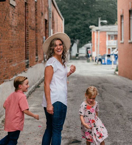 Family session at Alum Creek in Delaware, Ohio