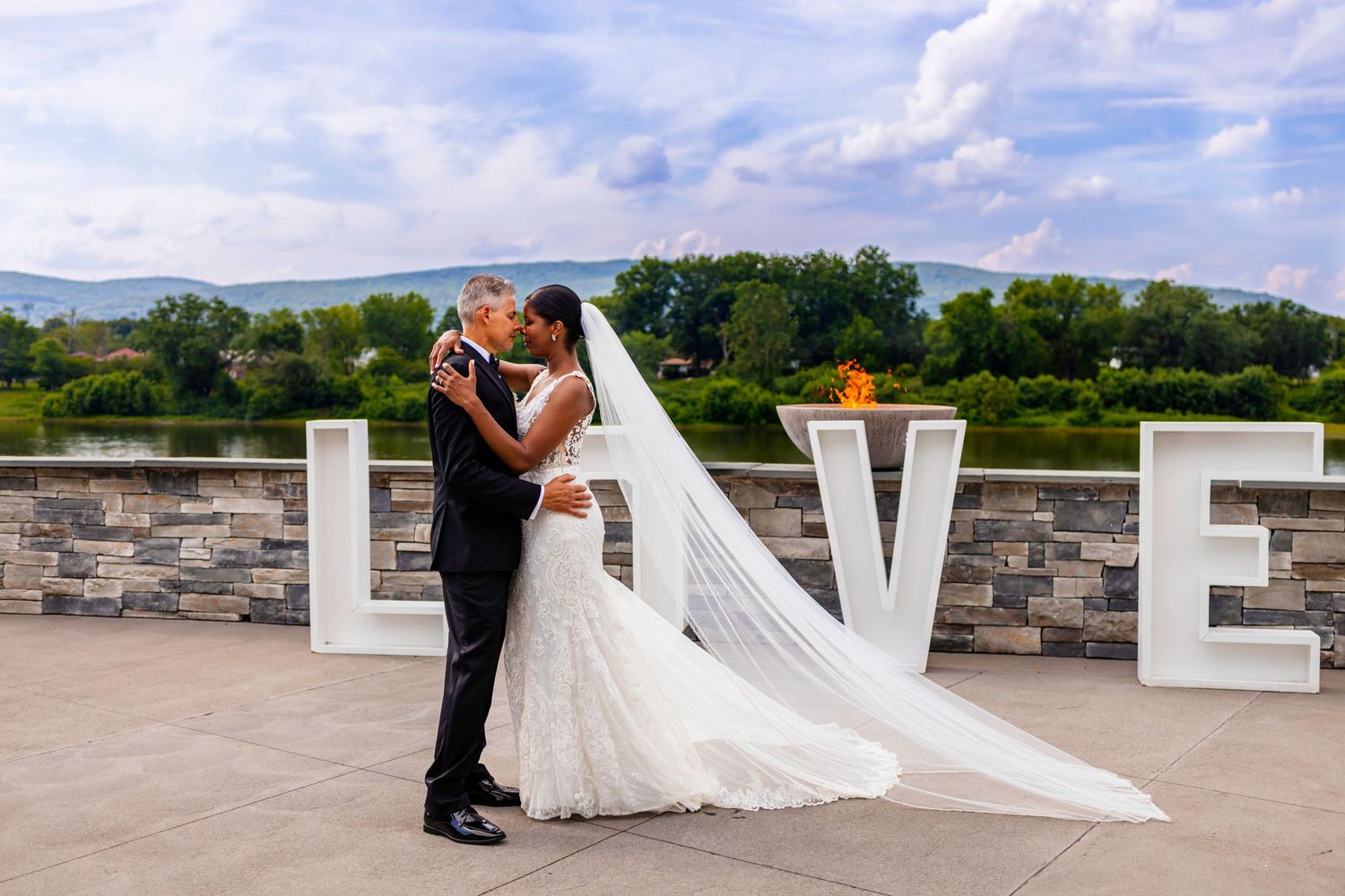 big love letters, couple at wedding day, wedding dress.