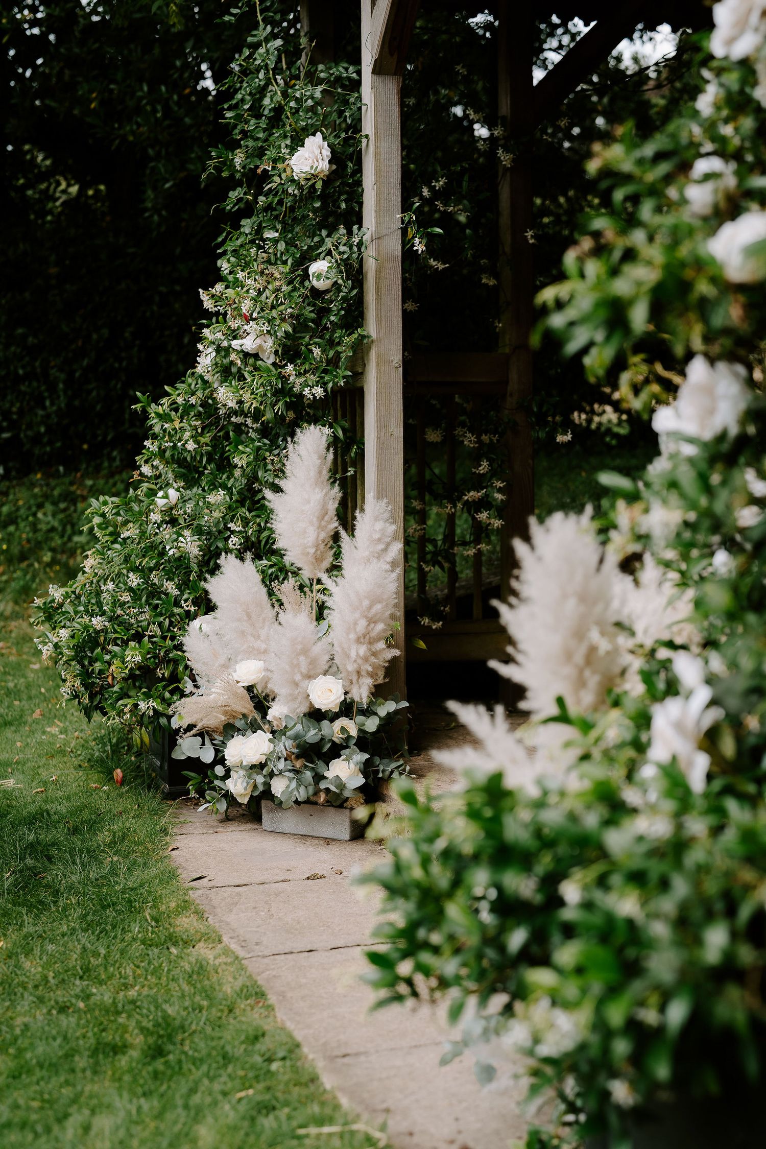 Pennard-house-summer-wedding-flowers