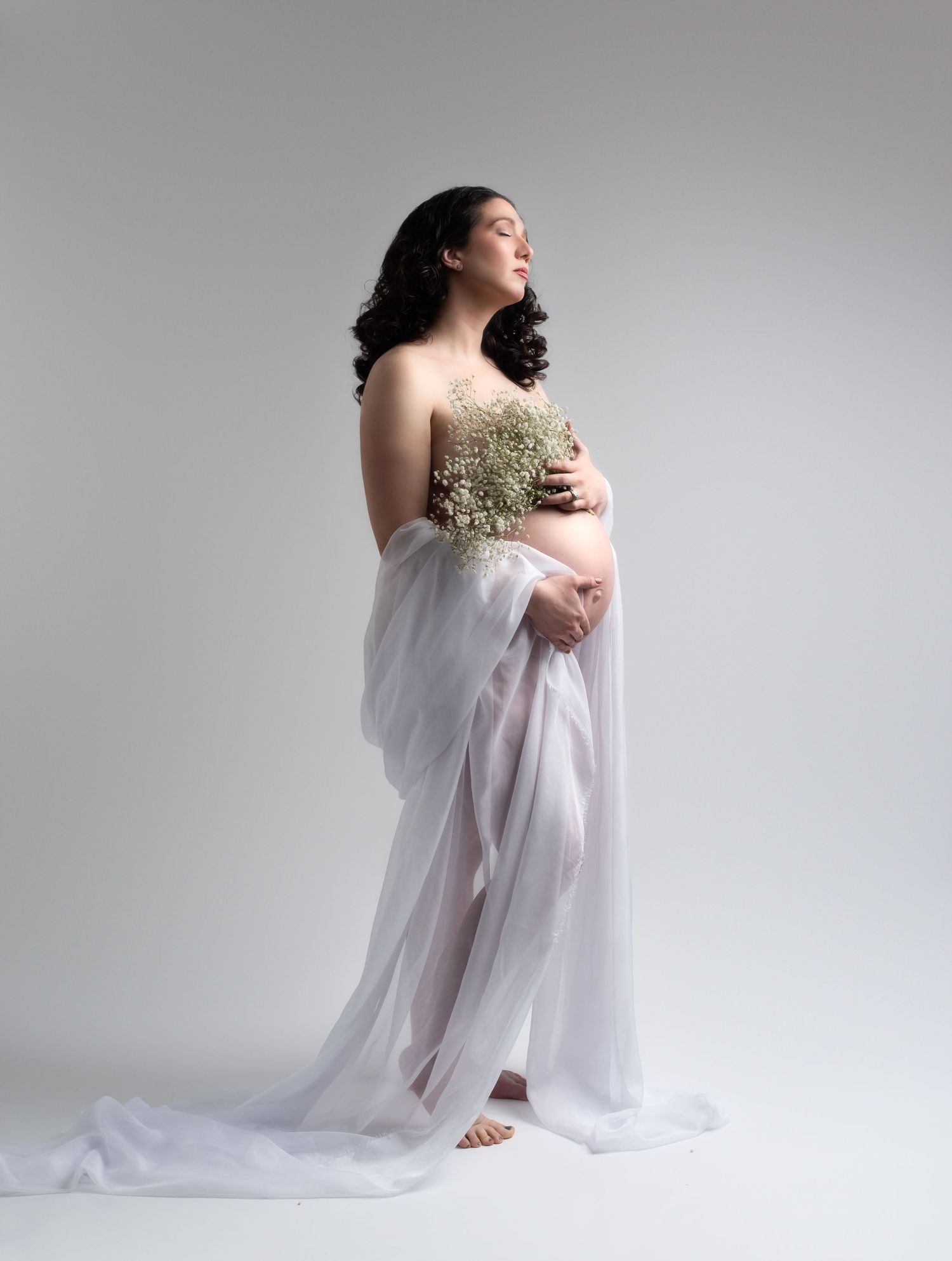 Ethereal maternity portrait