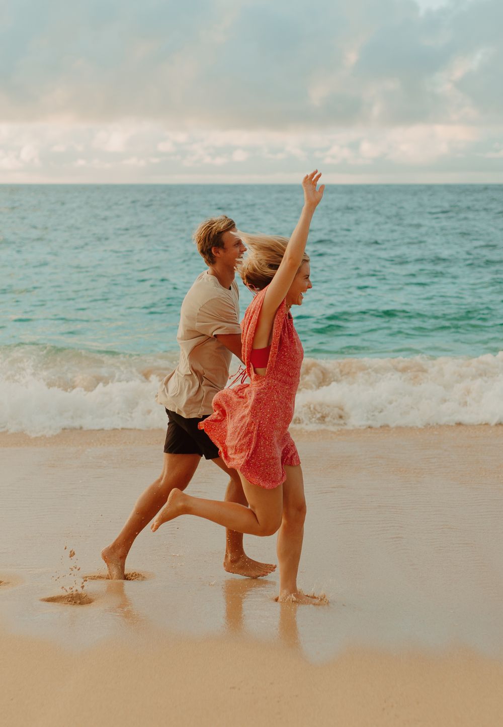Oahu Couples Photographer | Oahu Wedding Photographer | Hawaii Wedding Photographer | Oahu Engagement photoshoot