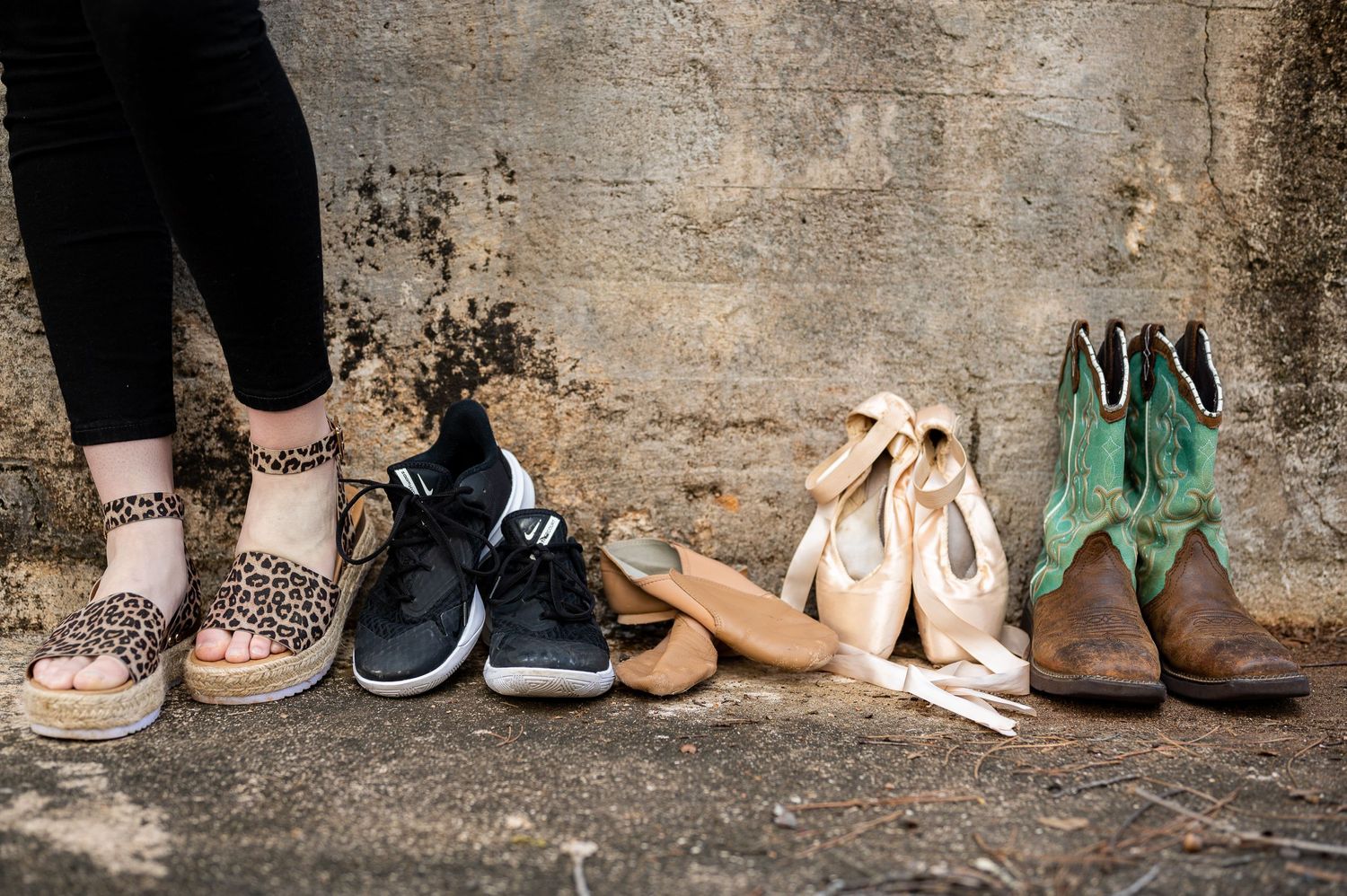 senior portrait shelby county alabama shoes extra curriculars