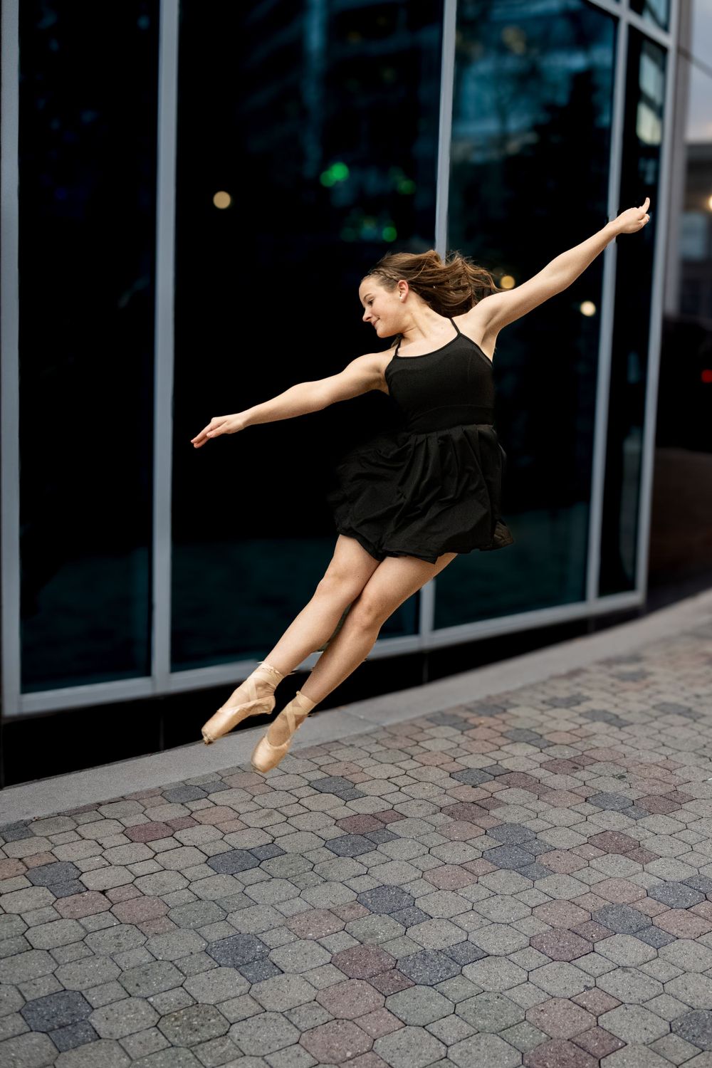 Ballet dancer on pointe in Salt Lake City, Utah