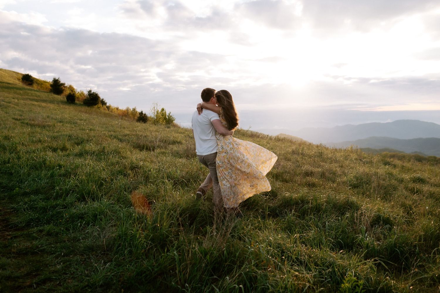 Max patch North Carolina hike sunrise engagement photo Rebekah sage flower dress