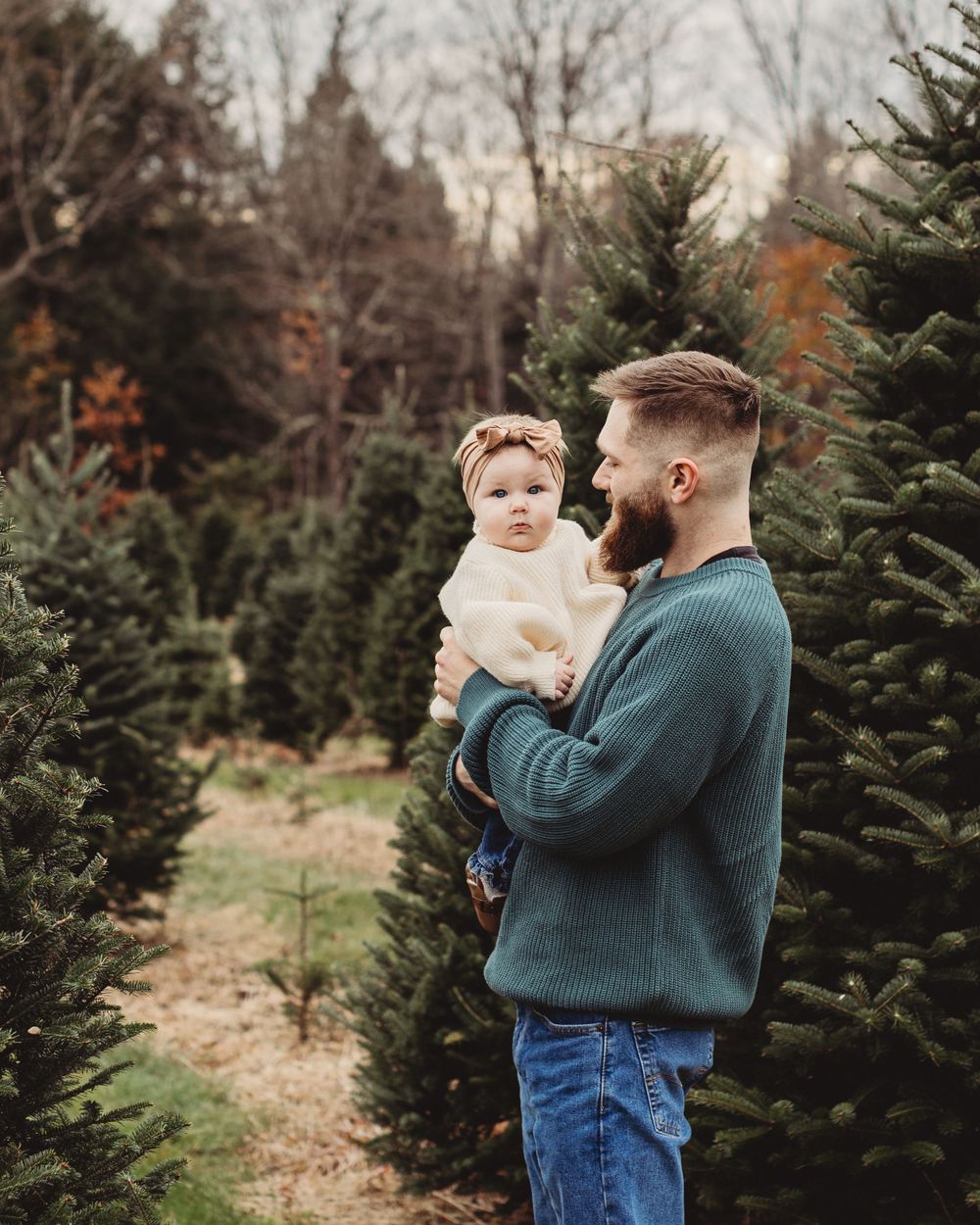 Professional family photo - tree farm edition