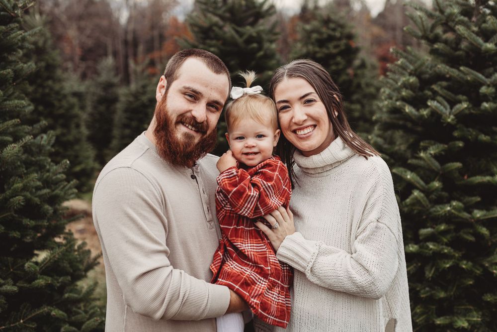 Professional family photo - tree farm edition